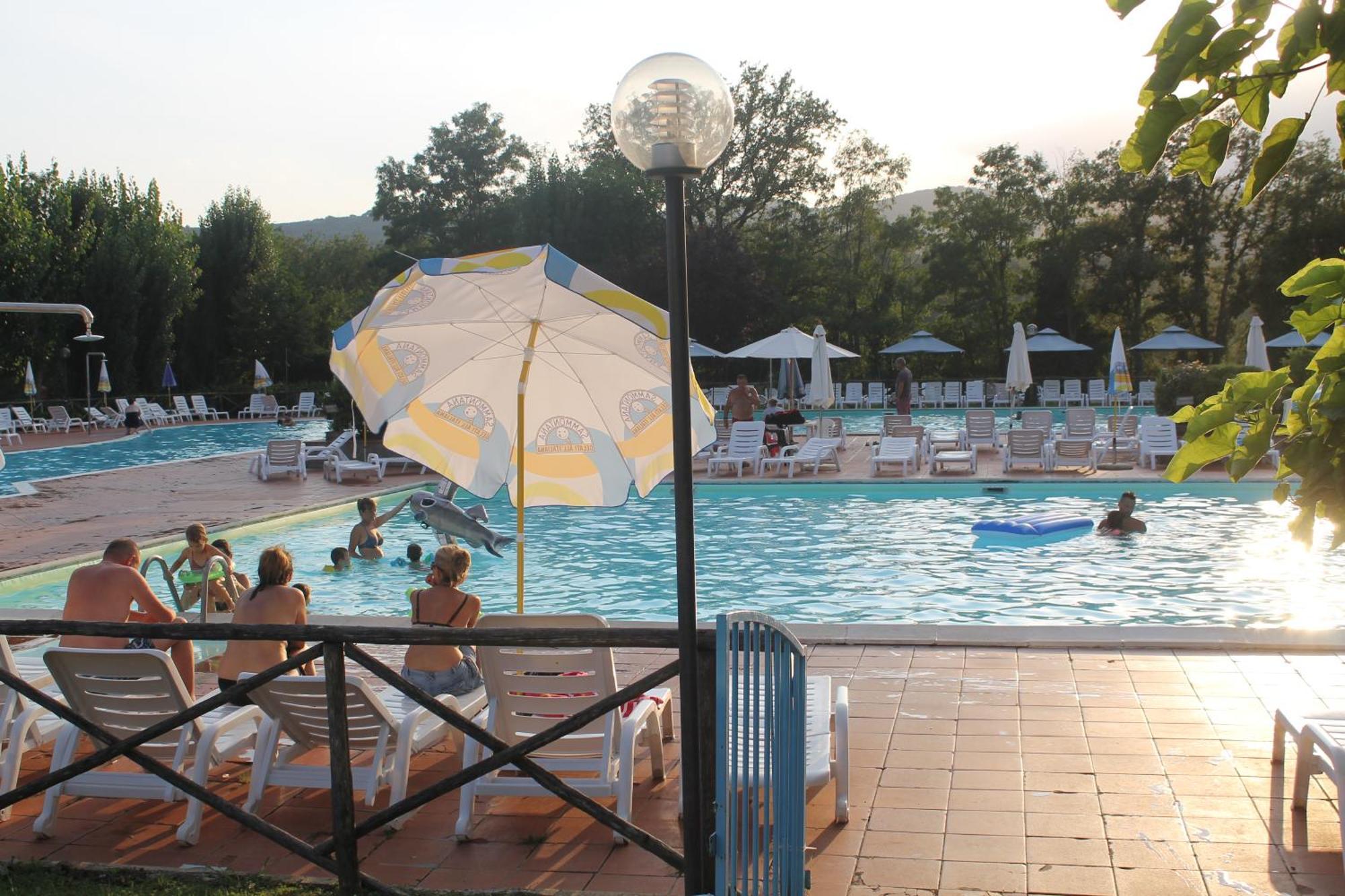 Camping Village La Chiocciola Capannole 외부 사진